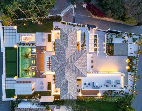 Villa for sale in Monte Halcones, Benahavis