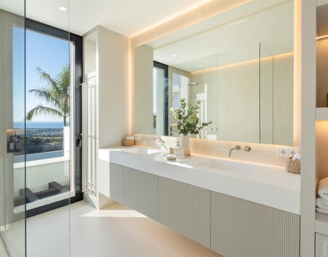 Villa for sale in Monte Halcones, Benahavis