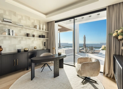 EXCEPTIONAL VILLA IN BENAHAVÍS WITH INCREDIBLE AMENITIES AND BREATHTAKING VIEWS