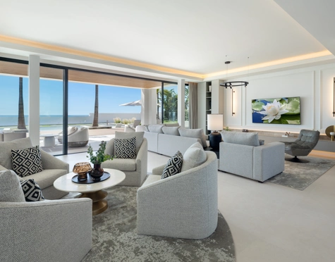 Villa for sale in Monte Halcones, Benahavis