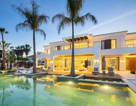 Villa for sale in Monte Halcones, Benahavis