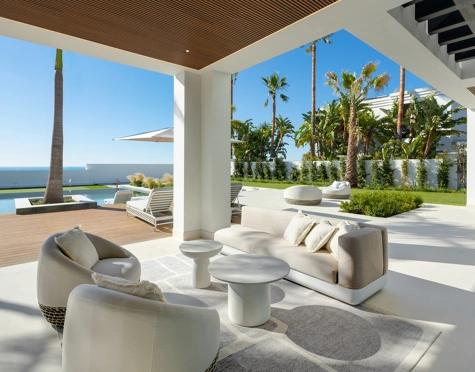 Villa for sale in Monte Halcones, Benahavis