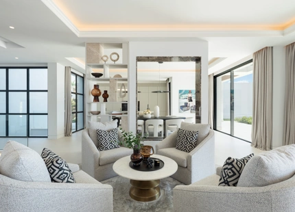 EXCEPTIONAL VILLA IN BENAHAVÍS WITH INCREDIBLE AMENITIES AND BREATHTAKING VIEWS