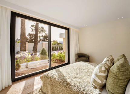 OUTSTANDING 6-BEDROOM VILLA IN NUEVA ANDALUCIA
