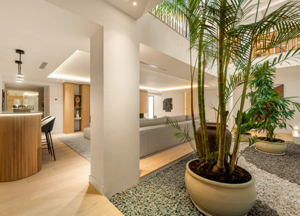 OUTSTANDING 6-BEDROOM VILLA IN NUEVA ANDALUCIA