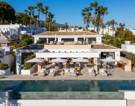 Villa en venta en Aloha, Nueva Andalucia