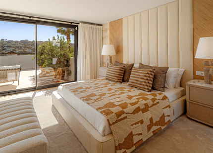 OUTSTANDING 6-BEDROOM VILLA IN NUEVA ANDALUCIA