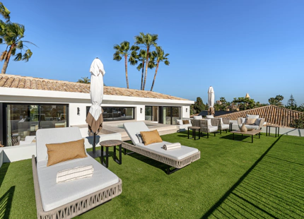 OUTSTANDING 6-BEDROOM VILLA IN NUEVA ANDALUCIA