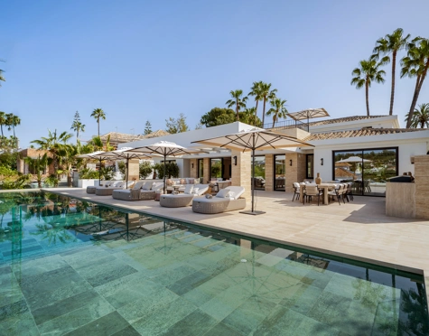 Villa en venta en Aloha, Nueva Andalucia