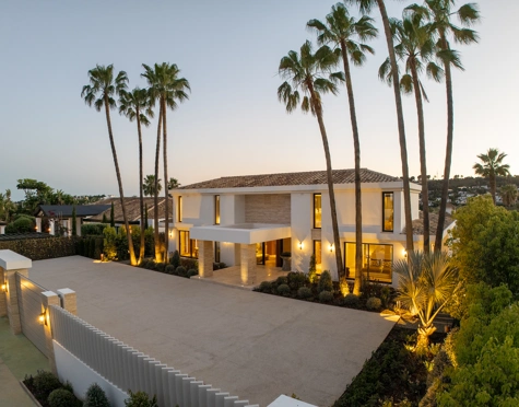 Villa en venta en Aloha, Nueva Andalucia