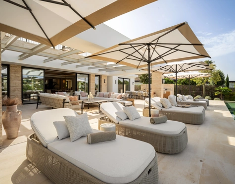 Villa en venta en Aloha, Nueva Andalucia