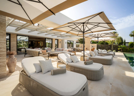 OUTSTANDING 6-BEDROOM VILLA IN NUEVA ANDALUCIA