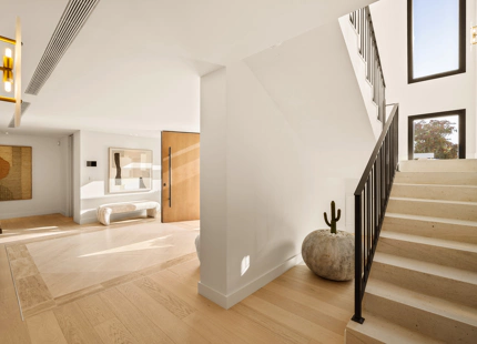 OUTSTANDING 6-BEDROOM VILLA IN NUEVA ANDALUCIA
