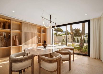 OUTSTANDING 6-BEDROOM VILLA IN NUEVA ANDALUCIA