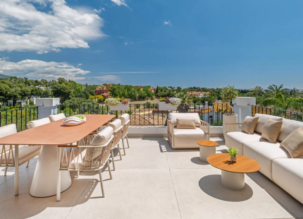 IMPRESIONANTE ÁTICO DÚPLEX DE 5 DORMITORIOS EN NUEVA ANDALUCÍA