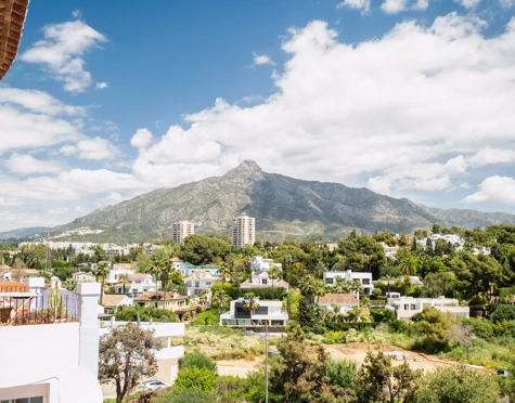 Duplex Penthouse for sale in Las Lolas, Nueva Andalucia