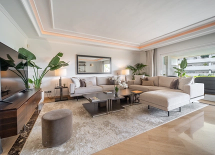 Exclusivo apartamento en la playa junto a Puerto Banus