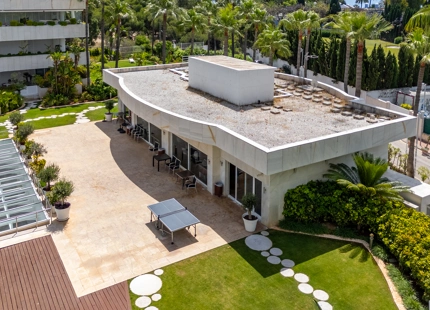 Exclusivo apartamento en la playa junto a Puerto Banus
