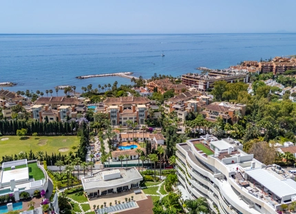 Exclusivo apartamento en la playa junto a Puerto Banus