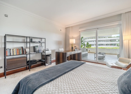 Exclusivo apartamento en la playa junto a Puerto Banus