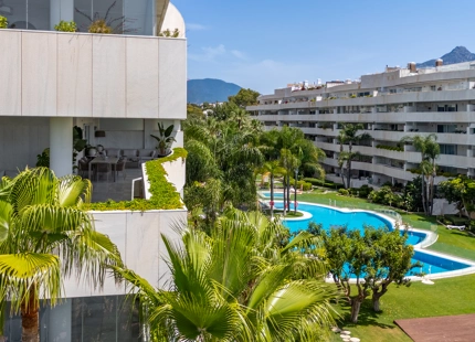 Exclusivo apartamento en la playa junto a Puerto Banus