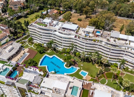 Exclusivo apartamento en la playa junto a Puerto Banus
