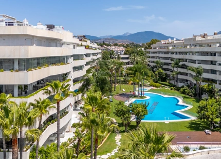 Exclusivo apartamento en la playa junto a Puerto Banus