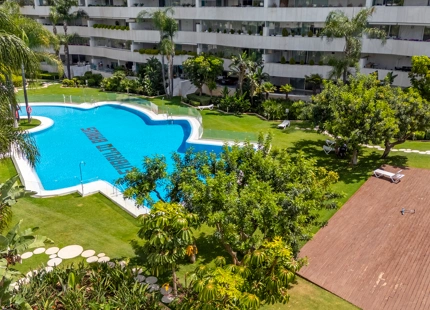 Exclusivo apartamento en la playa junto a Puerto Banus