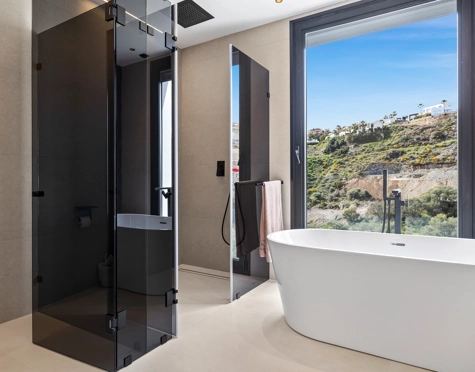 Villa en venta en La Alqueria, Benahavis