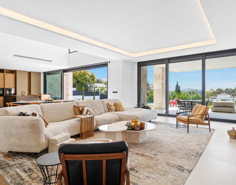 Villa en venta en La Alqueria, Benahavis