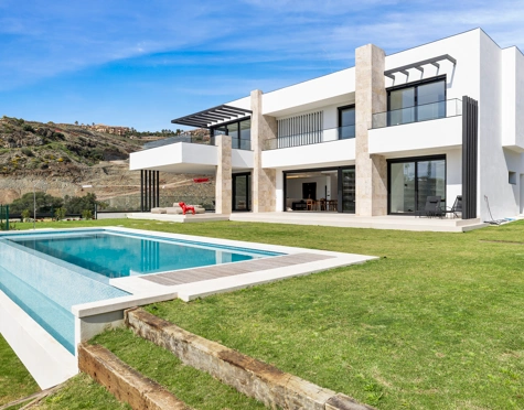 Villa en venta en La Alqueria, Benahavis