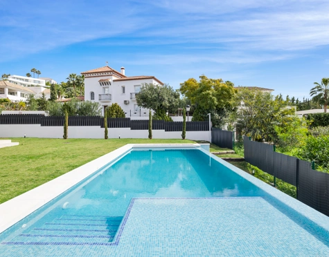 Villa en venta en La Alqueria, Benahavis