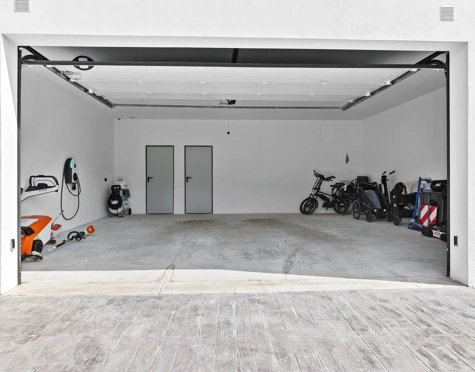 Villa en venta en La Alqueria, Benahavis