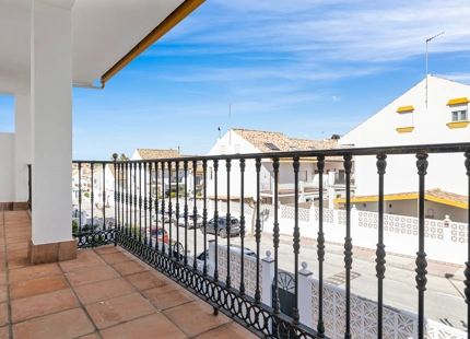 CHARMING FAMILY TOWNHOUSE IN SAN PEDRO DE ALCANTARA