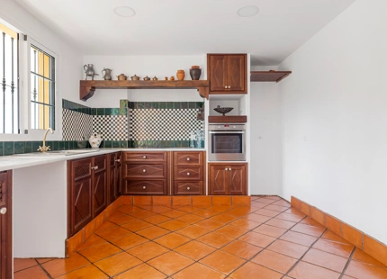 CHARMING FAMILY TOWNHOUSE IN SAN PEDRO DE ALCANTARA