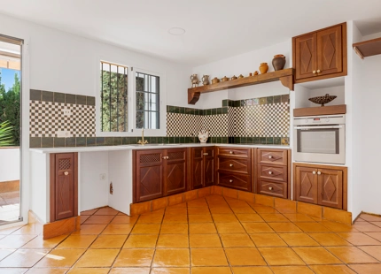 CHARMING FAMILY TOWNHOUSE IN SAN PEDRO DE ALCANTARA