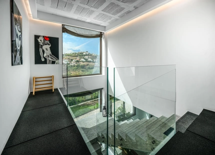 EXTRAORDINARY VILLA WITH A HUGE PLOT IN BENAHAVIS