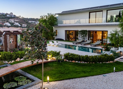 EXTRAORDINARY VILLA WITH A HUGE PLOT IN BENAHAVIS