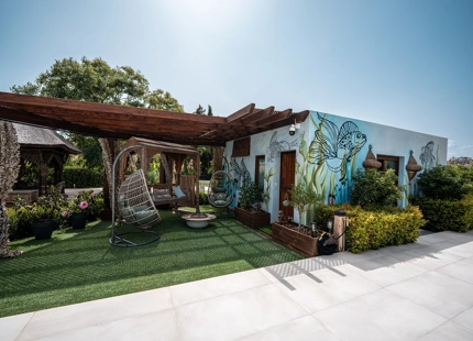 EXTRAORDINARY VILLA WITH A HUGE PLOT IN BENAHAVIS