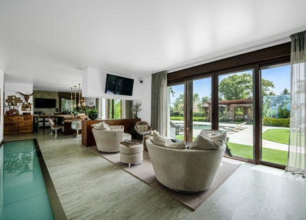 EXTRAORDINARY VILLA WITH A HUGE PLOT IN BENAHAVIS