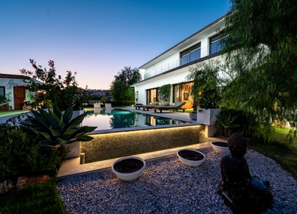 EXTRAORDINARY VILLA WITH A HUGE PLOT IN BENAHAVIS