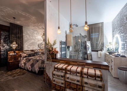 EXTRAORDINARY VILLA WITH A HUGE PLOT IN BENAHAVIS