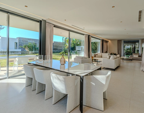 Villa en venta en Rocio de Nagüeles, Marbella Golden Mile