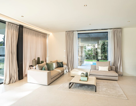 Villa en venta en Rocio de Nagüeles, Marbella Golden Mile