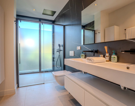Villa en venta en Rocio de Nagüeles, Marbella Golden Mile