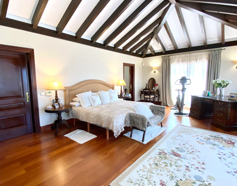Villa for sale in Marbella Club Golf Resort, Benahavis