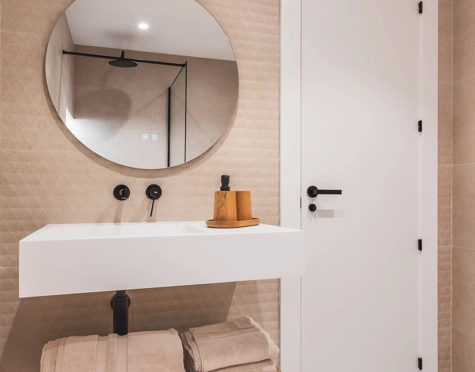 Apartamento en venta en Country Club Las Brisas, Nueva Andalucia