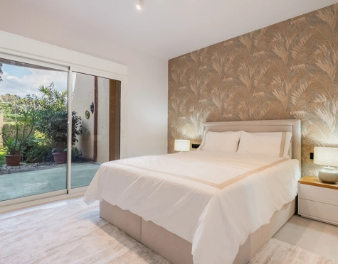 Apartamento en venta en Country Club Las Brisas, Nueva Andalucia