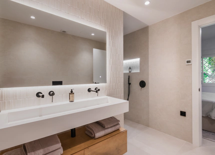 ELEGANTE APARTAMENTO DE 4 DORMITORIOS EN VENTA EN NUEVA ANDALUCÍA