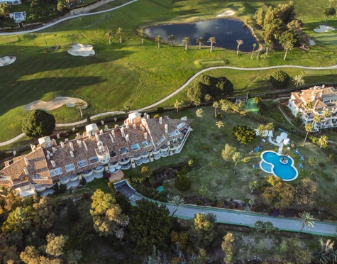 Apartamento en venta en Country Club Las Brisas, Nueva Andalucia